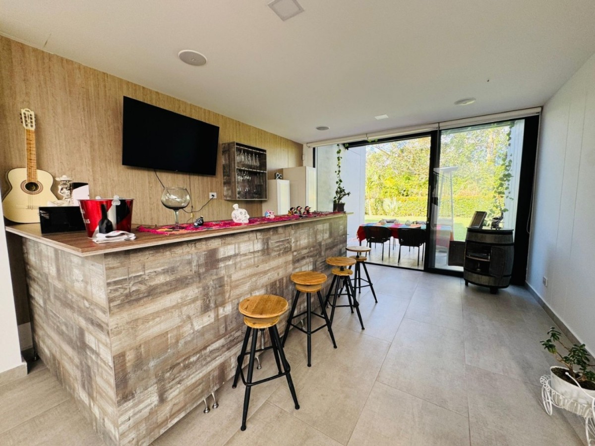 6BR House in Cabeceras de llanogrande (3000 m²) - 3