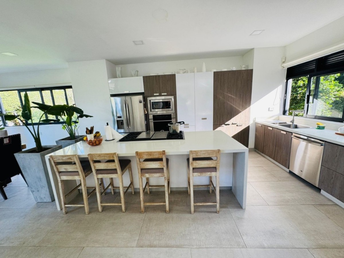 6BR House in Cabeceras de llanogrande (3000 m²) - 4