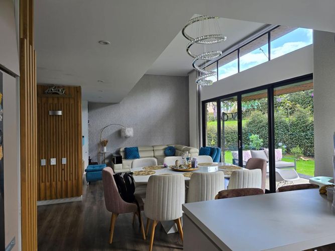Casa de 3 alcobas en arriendo en Siberia, Cota, 207 m² · foto 2 de 14