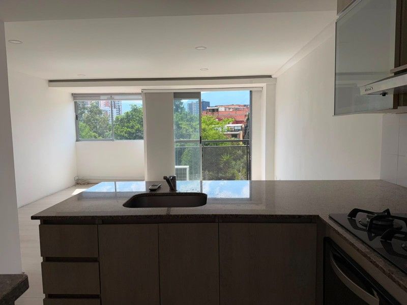 Apartaestudio en arriendo en Loma De Los Bernal, Medellín · foto 3 de 6