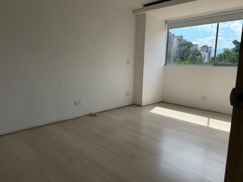 Apartaestudio en arriendo en Loma De Los Bernal, Medellín · foto 4 de 6