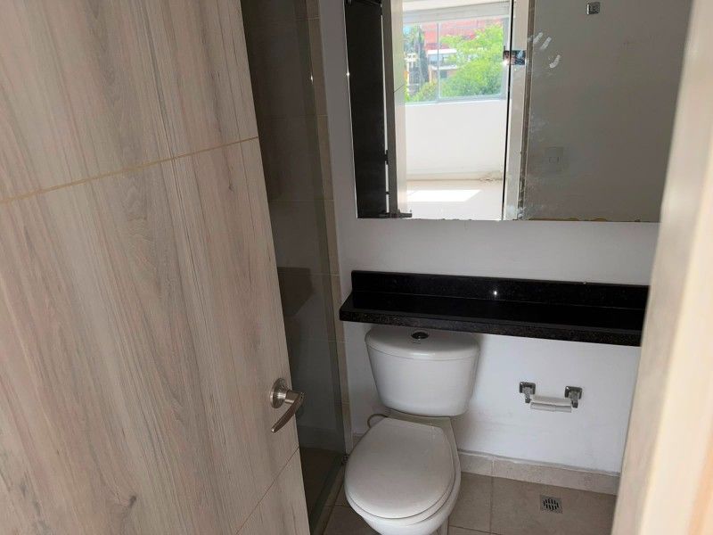 Apartaestudio en arriendo en Loma De Los Bernal, Medellín · foto 6 de 6