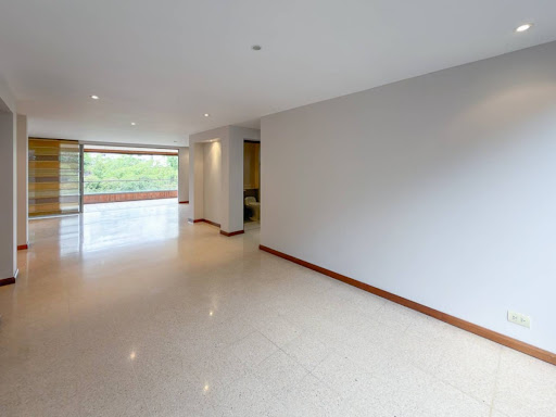 Apartamento en venta en Milla De Oro, Medellín · foto 2 de 24