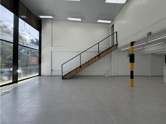 Local en arriendo en San Lucas, Medellín, 102 m² · foto 9 de 12