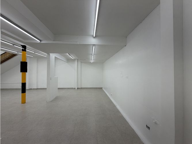 Local en arriendo en San Lucas, Medellín, 102 m² · foto 10 de 12