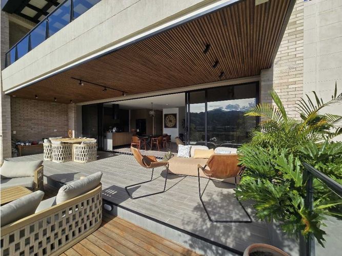 Casa de 3 alcobas en venta en Sajonia, Rionegro, 324 m² · foto 3 de 24