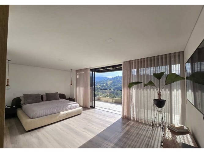 Casa de 3 alcobas en venta en Sajonia, Rionegro, 324 m² · foto 13 de 24