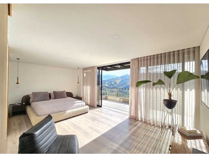Casa de 3 alcobas en venta en Sajonia, Rionegro, 324 m² · foto 14 de 24