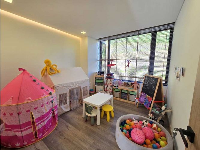 Casa de 3 alcobas en venta en Sajonia, Rionegro, 324 m² · foto 19 de 24