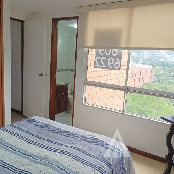 Apartamento en venta en El Poblado, Medellín · foto 8 de 15