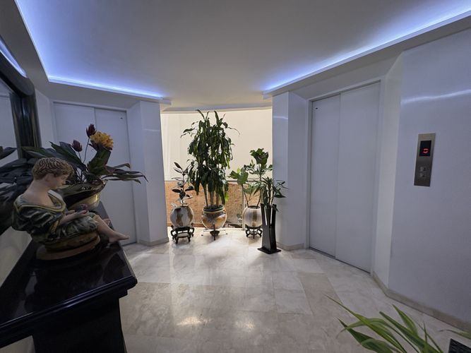 Apartamento de 3 alcobas en venta en Los Rosales, Bogotá, 273 m² · foto 2 de 20