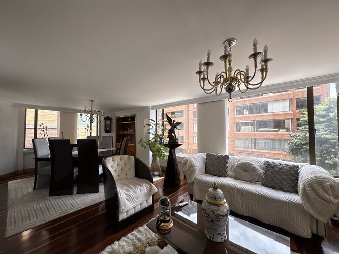 Apartamento de 3 alcobas en venta en Los Rosales, Bogotá, 273 m² · foto 4 de 20