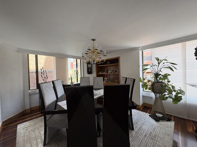Apartamento de 3 alcobas en venta en Los Rosales, Bogotá, 273 m² · foto 7 de 20