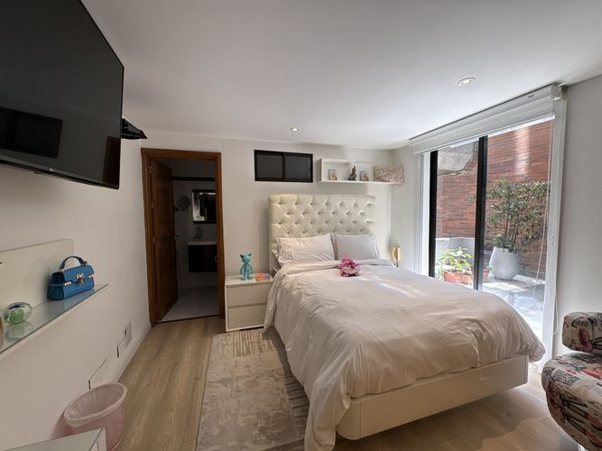 Apartamento de 3 alcobas en venta en Los Rosales, Bogotá, 273 m² · foto 12 de 20