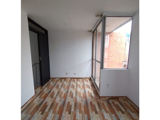 Casa de 3 alcobas en venta en Hacienda Los Alcaparros Ii, Madrid, 69 m² · foto 4 de 8