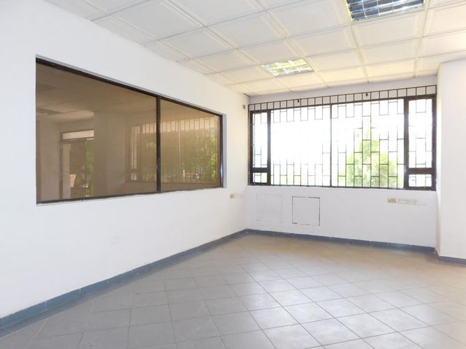 Bodega en arriendo en Pastoral Social, Barranquilla, 2075 m² · foto 10 de 24