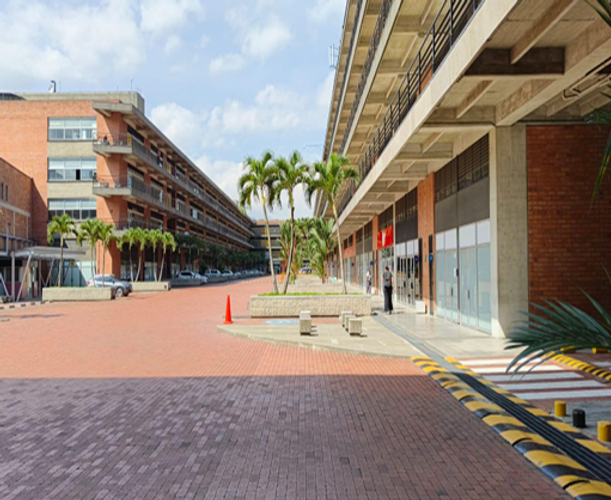 Local en arriendo en Shellmar, Medellín, 466 m² · foto 2 de 3