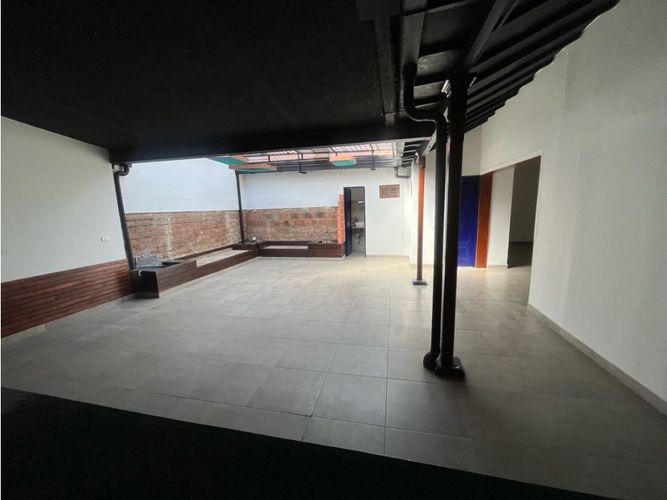 Local en arriendo en El Poblado, Medellín, 100 m² · foto 3 de 11