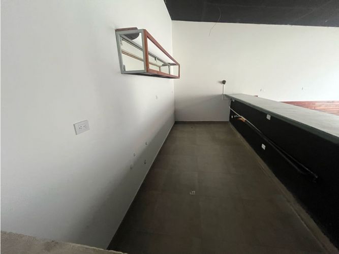 Local en arriendo en El Poblado, Medellín, 100 m² · foto 4 de 11