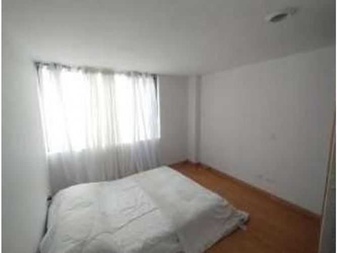 Apartamento de 3 alcobas en venta en Chicó Navarra, Bogotá, 90 m² · foto 3 de 8