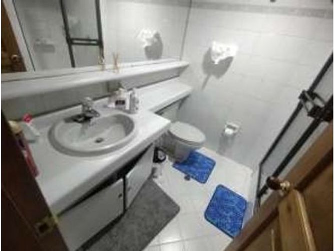 Apartamento de 3 alcobas en venta en Chicó Navarra, Bogotá, 90 m² · foto 6 de 8