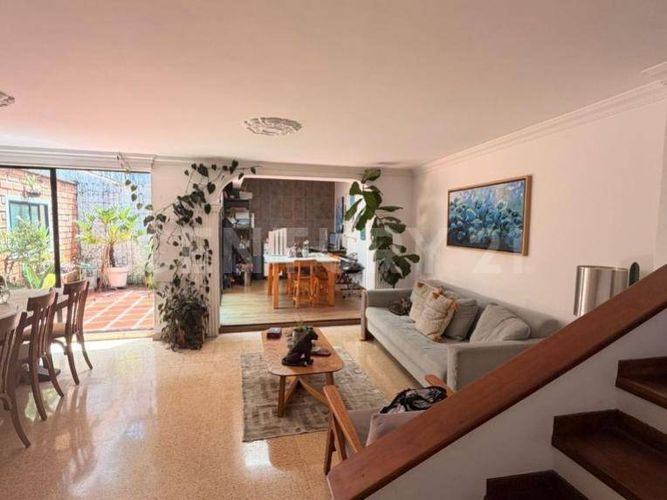 Casa de 3 alcobas en venta en La Sebastiana, Envigado, 204 m² · foto 2 de 21