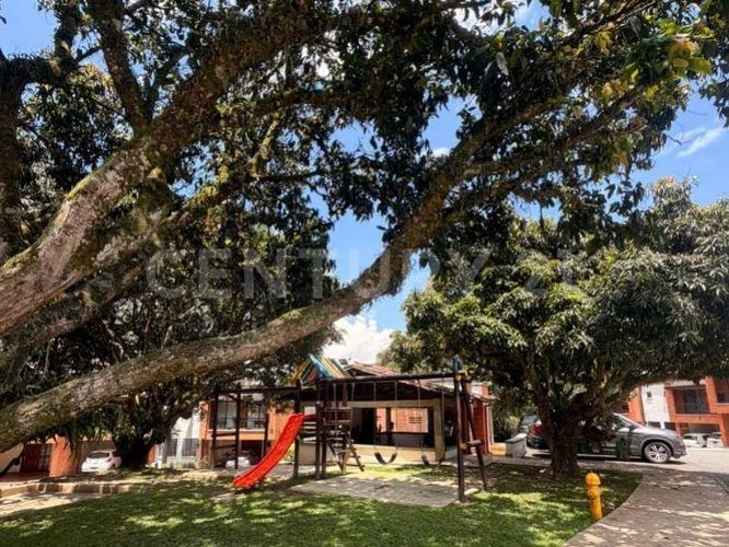 Casa de 3 alcobas en venta en La Sebastiana, Envigado, 204 m² · foto 12 de 21