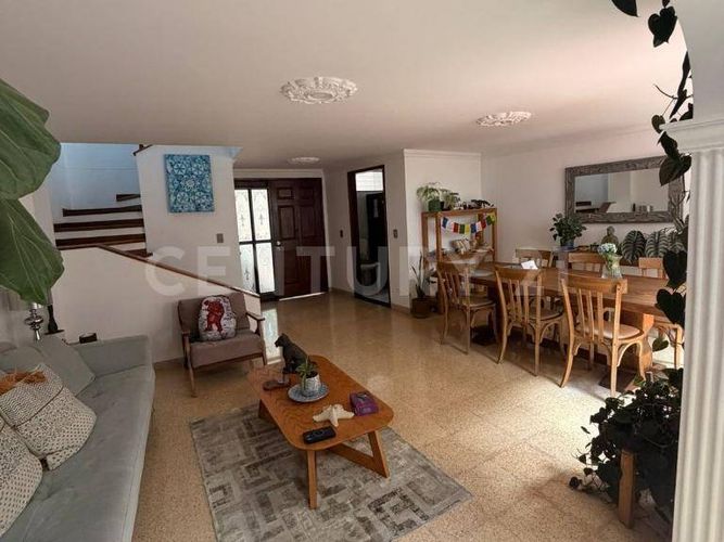 Casa de 3 alcobas en venta en La Sebastiana, Envigado, 204 m² · foto 18 de 21