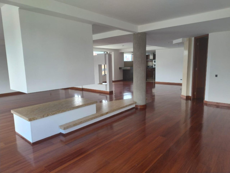Apartamento en venta en Santa Barbara Occidental, Bogotá · foto 9 de 13