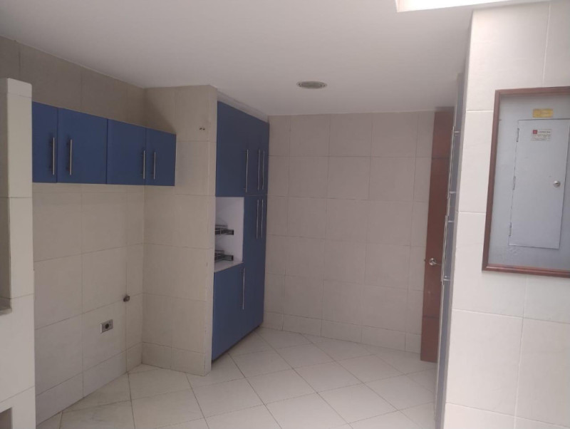 Apartamento en venta en Santa Barbara Occidental, Bogotá · foto 10 de 13