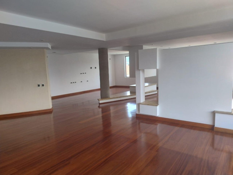 Apartamento en venta en Santa Barbara Occidental, Bogotá · foto 11 de 13