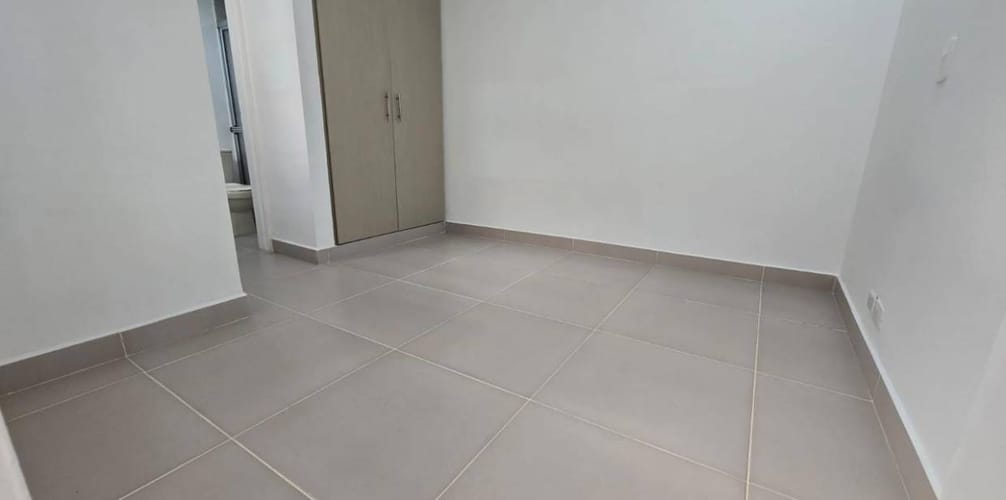Apartamento de 3 alcobas en venta en Guayaquil, Medellín, 64 m² · foto 4 de 15