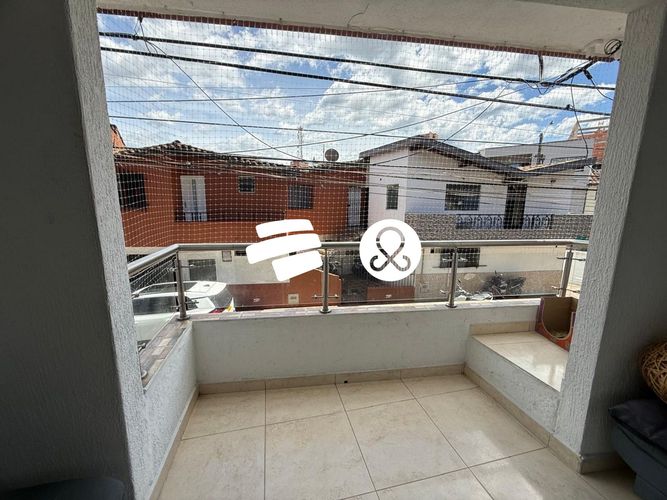 Apartamento de 4 alcobas en venta en Laureles, Medellín, 122 m² · foto 6 de 14