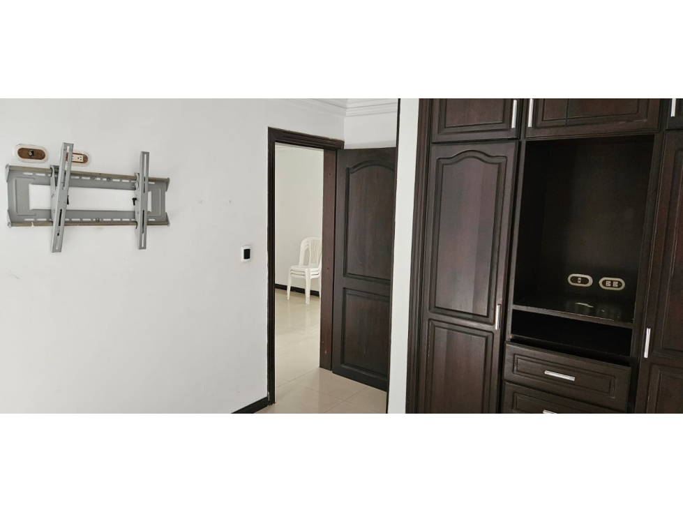 Casa de 5 alcobas en venta en Prados Del Limonar, Cali, 365 m² · foto 5 de 24
