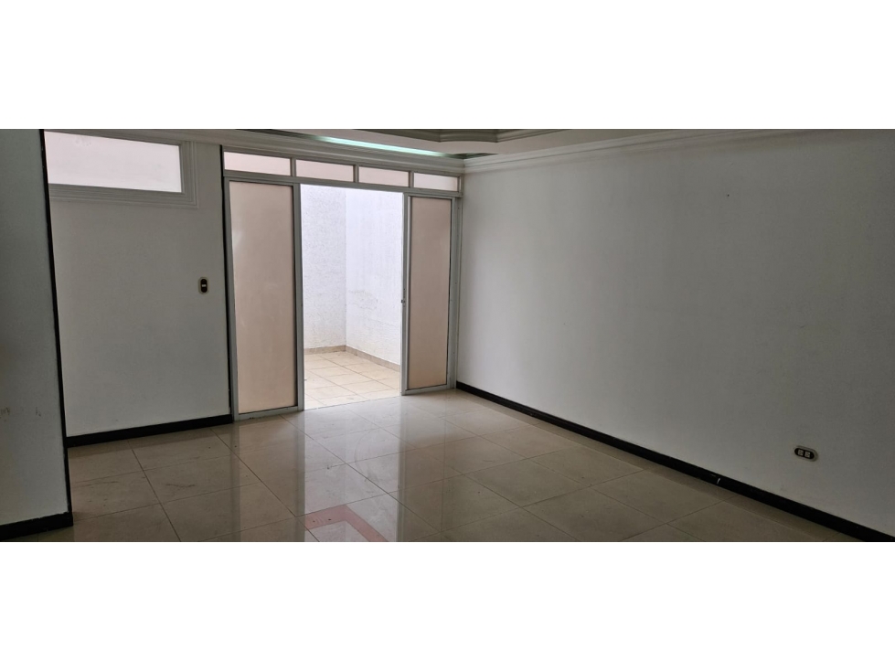 Casa de 5 alcobas en venta en Prados Del Limonar, Cali, 365 m² · foto 6 de 24