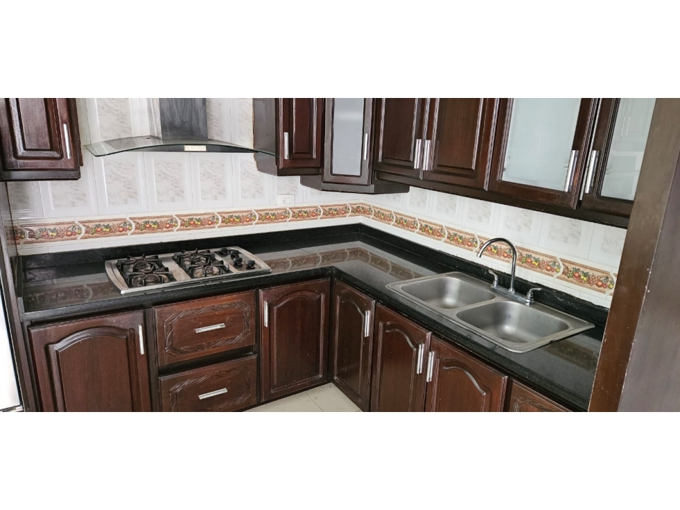 Casa de 5 alcobas en venta en Prados Del Limonar, Cali, 365 m² · foto 13 de 24
