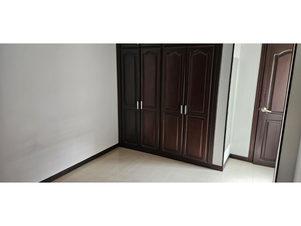 Casa de 5 alcobas en venta en Prados Del Limonar, Cali, 365 m² · foto 16 de 24
