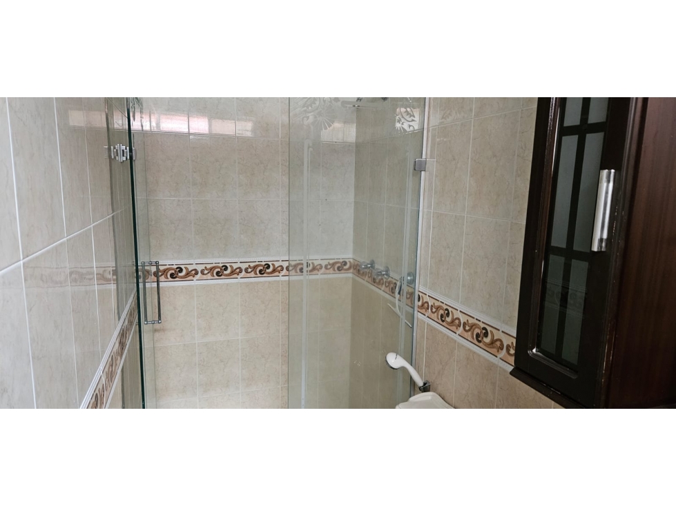 Casa de 5 alcobas en venta en Prados Del Limonar, Cali, 365 m² · foto 18 de 24