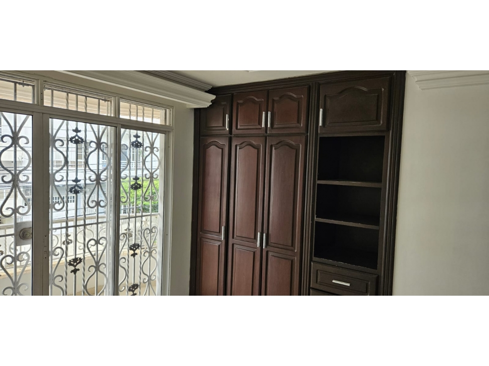 Casa de 5 alcobas en venta en Prados Del Limonar, Cali, 365 m² · foto 23 de 24