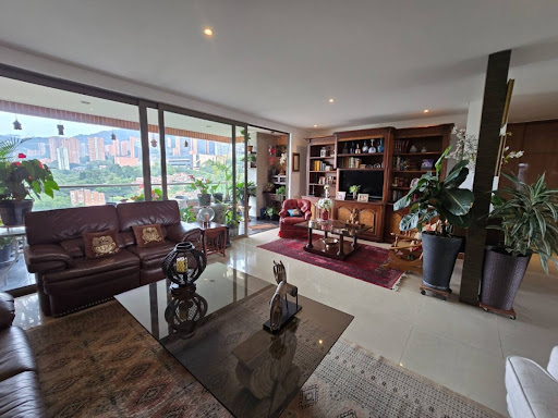 Apartamento en arriendo en Loma De Los Gonzalez, Medellín · foto 3 de 24