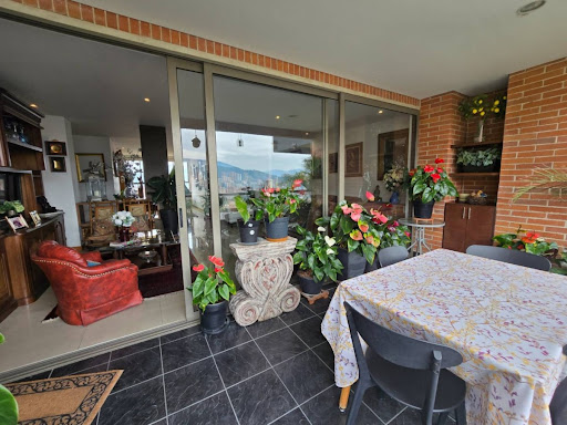 Apartamento en arriendo en Loma De Los Gonzalez, Medellín · foto 6 de 24