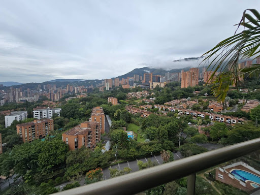 Apartamento en arriendo en Loma De Los Gonzalez, Medellín · foto 8 de 24