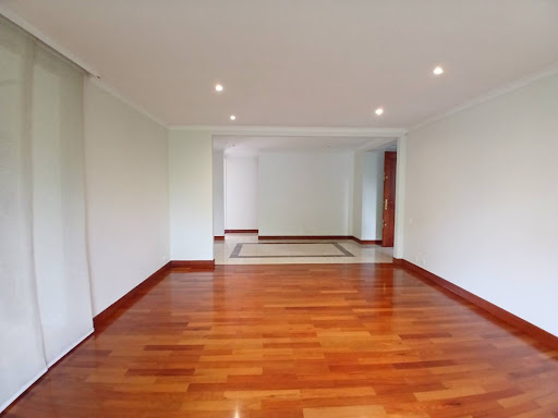 Apartamento en arriendo en Loma De Los Gonzalez, Medellín · foto 2 de 24