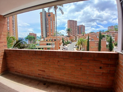 Apartamento en arriendo en Loma De Los Gonzalez, Medellín · foto 3 de 24