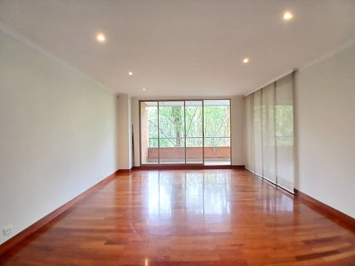 Apartamento en arriendo en Loma De Los Gonzalez, Medellín · foto 4 de 24