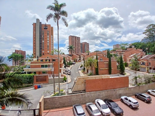Apartamento en arriendo en Loma De Los Gonzalez, Medellín · foto 9 de 24