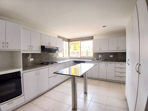 Apartamento en arriendo en Loma De Los Gonzalez, Medellín · foto 11 de 24