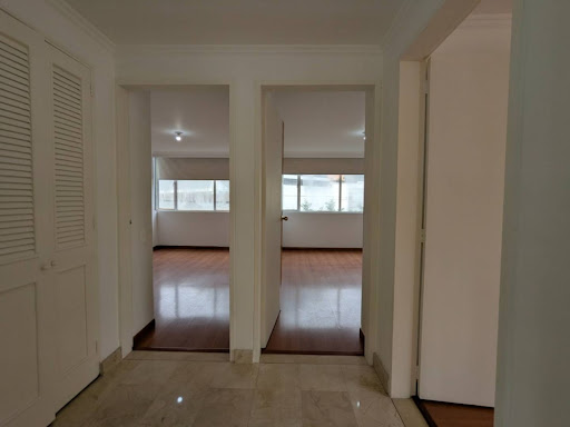 Apartamento en venta en El Tesoro, Medellín · foto 9 de 17