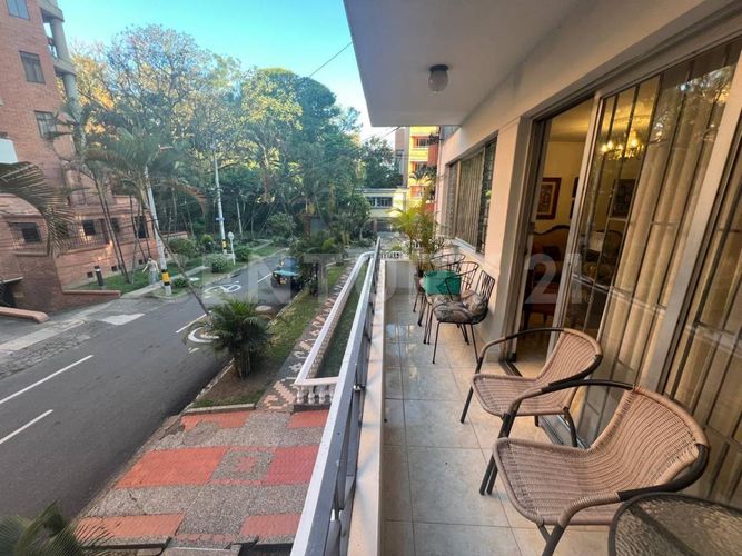 Apartamento en venta en Laureles, Medellín · foto 2 de 19