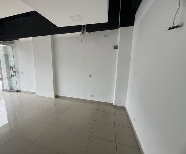 Local en arriendo en El Poblado, Medellín, 30 m² · foto 5 de 5